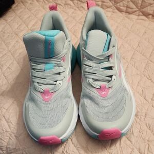 Reebok Gray and Pink Athletic Shoes - NWOT